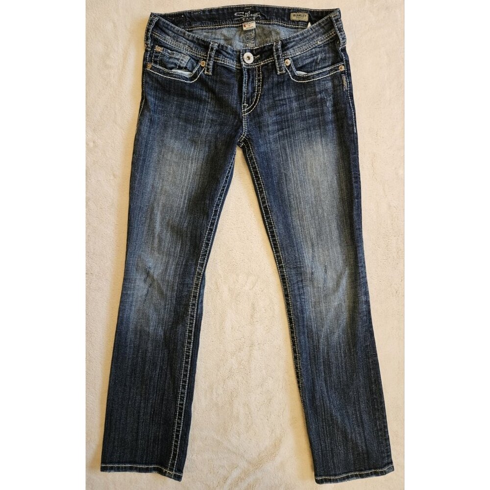 Silver berkley Womens jeans Size 30x32 Lightly Distressed Thick Stiching